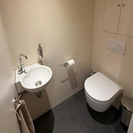 Cosy 2 Bedroom Near Indi-beach Club Bar Apartament